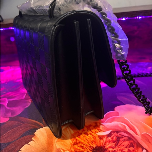 Off Brand - VL Leather Crossbody - Picture 2 of 5